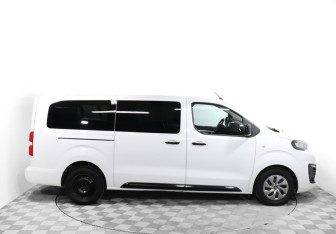 Подержанный автомобиль Peugeot Traveller 2022 года (4 фото)