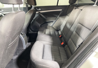 Подержанный автомобиль Skoda Octavia Liftback 2013 года (10 фото)