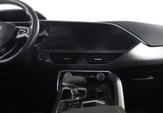 Подержанный автомобиль Geely Tugella 2021 года (14 фото)