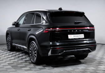 Подержанный автомобиль Geely Monjaro 2025 года (7 фото)