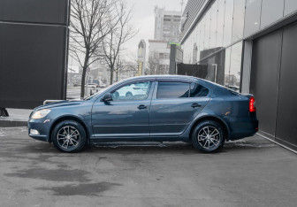 Подержанный автомобиль Skoda Octavia Liftback 2010 года (8 фото)