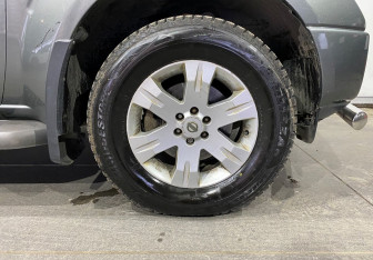 Подержанный автомобиль Nissan Pathfinder 2006 года (19 фото)