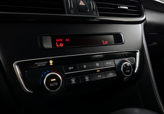 Подержанный автомобиль Kia Optima Sedan 2019 года (25 фото)