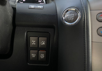 Подержанный автомобиль Lexus LX 2015 года (26 фото)