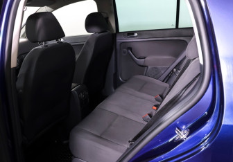 Подержанный автомобиль Volkswagen Golf Plus 2010 года (11 фото)