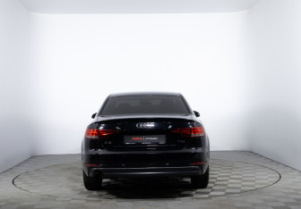 Подержанный автомобиль Audi A4 Sedan 2016 года (6 фото)