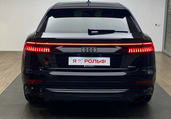 Подержанный автомобиль Audi Q8 2018 года (5 фото)