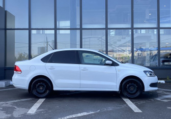 Подержанный автомобиль Volkswagen Polo Sedan 2014 года (4 фото)