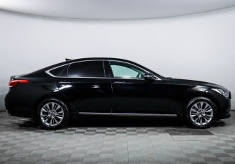 Подержанный автомобиль Hyundai Genesis 2016 года (4 фото)