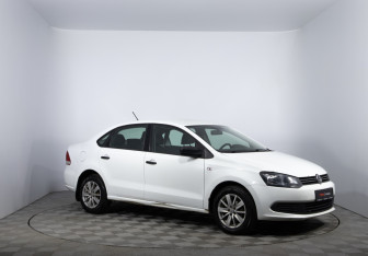 Подержанный автомобиль Volkswagen Polo Sedan 2015 года (3 фото)