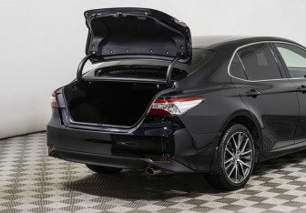 Подержанный автомобиль Toyota Camry Sedan 2022 года (20 фото)
