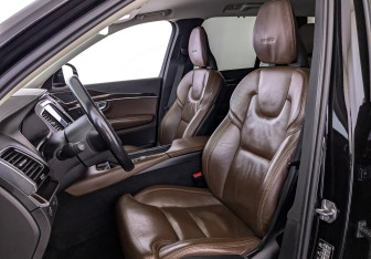 Подержанный автомобиль Volvo XC90 2019 года (20 фото)