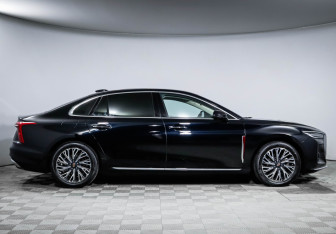 Подержанный автомобиль Hongqi H5 2023 года (4 фото)