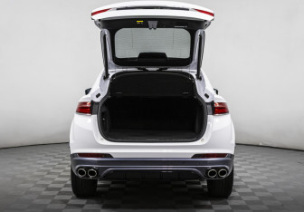 Подержанный автомобиль Geely Tugella 2022 года (26 фото)