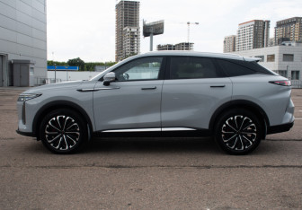 Подержанный автомобиль Exeed RX 2023 года (8 фото)
