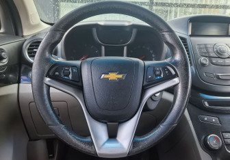 Подержанный автомобиль Chevrolet Orlando 2013 года (16 фото)