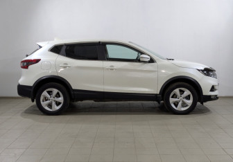 Подержанный автомобиль Nissan Qashqai 2019 года (11 фото)