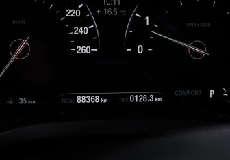 Подержанный автомобиль BMW X3 2018 года (11 фото)