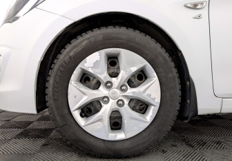 Подержанный автомобиль Hyundai Solaris Sedan 2016 года (18 фото)