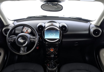 Подержанный автомобиль MINI Countryman 2012 года (14 фото)