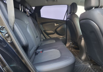 Подержанный автомобиль Hyundai ix35 2011 года (11 фото)