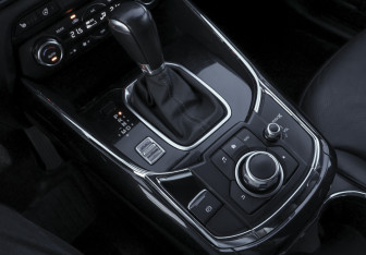 Подержанный автомобиль Mazda CX-9 2018 года (19 фото)