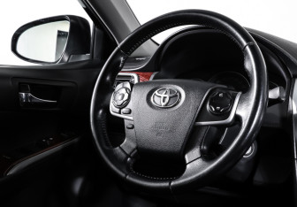 Подержанный автомобиль Toyota Camry Sedan 2012 года (13 фото)