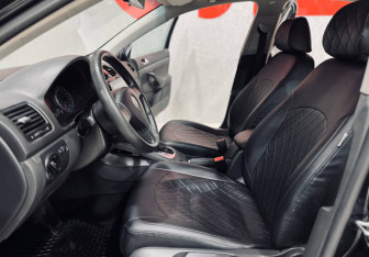 Подержанный автомобиль Volkswagen Jetta Sedan 2008 года (10 фото)