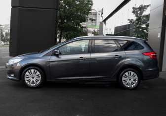 Подержанный автомобиль Ford Focus Wagon 2018 года (8 фото)