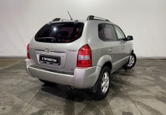 Подержанный автомобиль Hyundai Tucson 2006 года (5 фото)