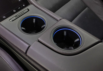 Подержанный автомобиль Porsche Taycan 2021 года (19 фото)