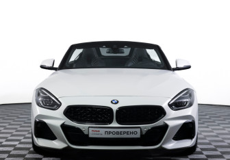 Подержанный автомобиль BMW Z4 Roadster 2020 года (2 фото)