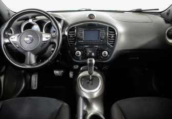 Подержанный автомобиль Nissan Juke 2011 года (11 фото)