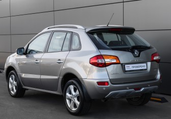 Подержанный автомобиль Renault Koleos 2012 года (7 фото)