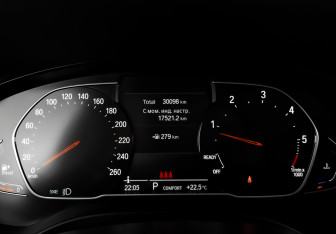 Подержанный автомобиль BMW X4 2022 года (16 фото)