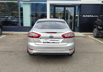 Подержанный автомобиль Ford Mondeo Liftback 2013 года (6 фото)