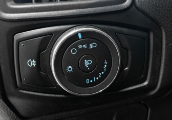 Подержанный автомобиль Ford Focus Hatchback 2011 года (22 фото)