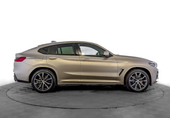 Подержанный автомобиль BMW X4 2019 года (4 фото)