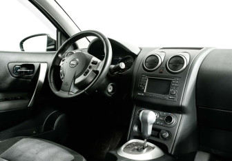 Подержанный автомобиль Nissan Qashqai 2013 года (9 фото)