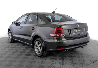 Подержанный автомобиль Volkswagen Polo Sedan 2018 года (7 фото)