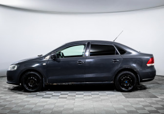 Подержанный автомобиль Volkswagen Polo Sedan 2010 года (8 фото)