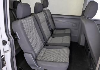 Подержанный автомобиль Volkswagen Caravelle 2021 года (18 фото)
