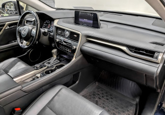 Подержанный автомобиль Lexus RX 2017 года (11 фото)