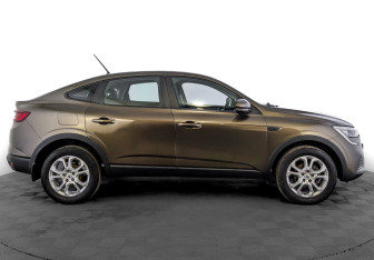 Подержанный автомобиль Renault Arkana 2020 года (4 фото)