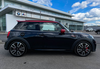 Подержанный автомобиль MINI Hatch 2021 года (4 фото)