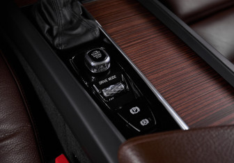 Подержанный автомобиль Volvo XC60 2019 года (16 фото)