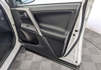 Подержанный автомобиль Toyota RAV4 2019 года (25 фото)