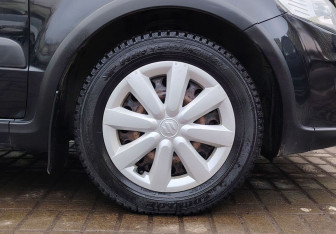 Подержанный автомобиль Suzuki SX4 Hatchback 2012 года (15 фото)