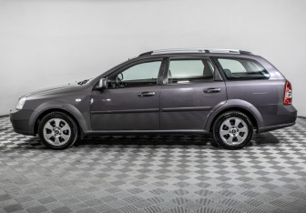 Подержанный автомобиль Chevrolet Lacetti Wagon 2011 года (8 фото)