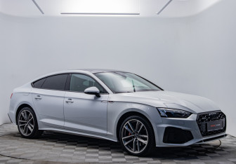 Подержанный автомобиль Audi A5 Liftback 2020 года (7 фото)